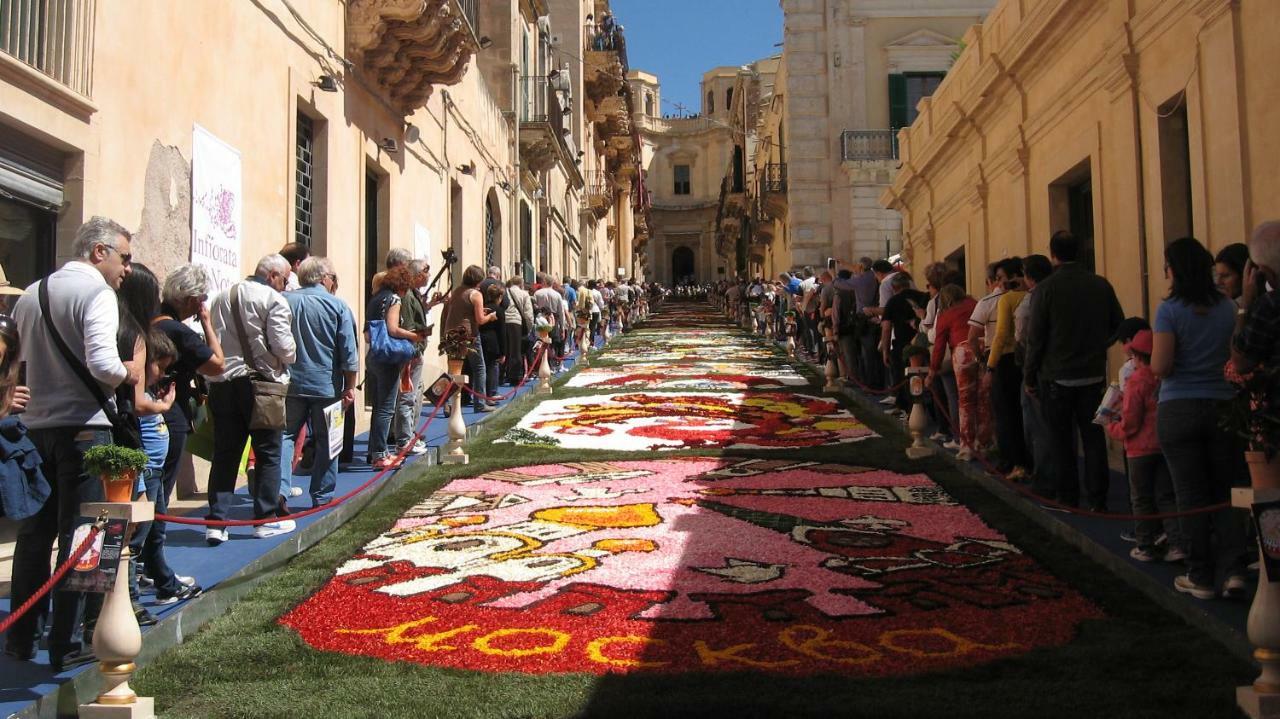 Maride Holiday Noto Bagian luar foto